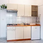 アパート Apartment With Parking Mendula Medulin メドゥリン
