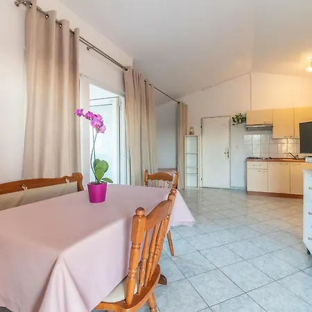 Cozy Mendula Apartment Medulin