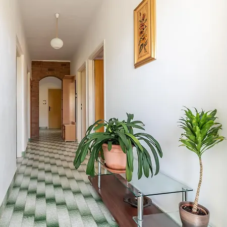 With Parking Mendula Apartamento *