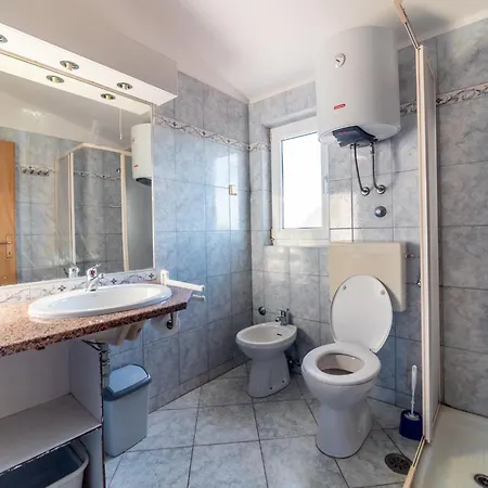 With Parking Mendula Daire Medulin